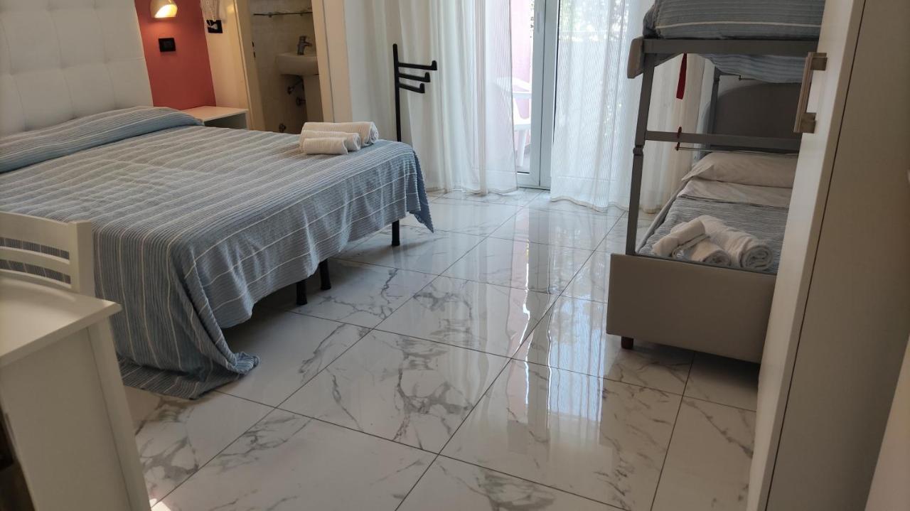 Hotel Villa Elisa Rimini Buitenkant foto
