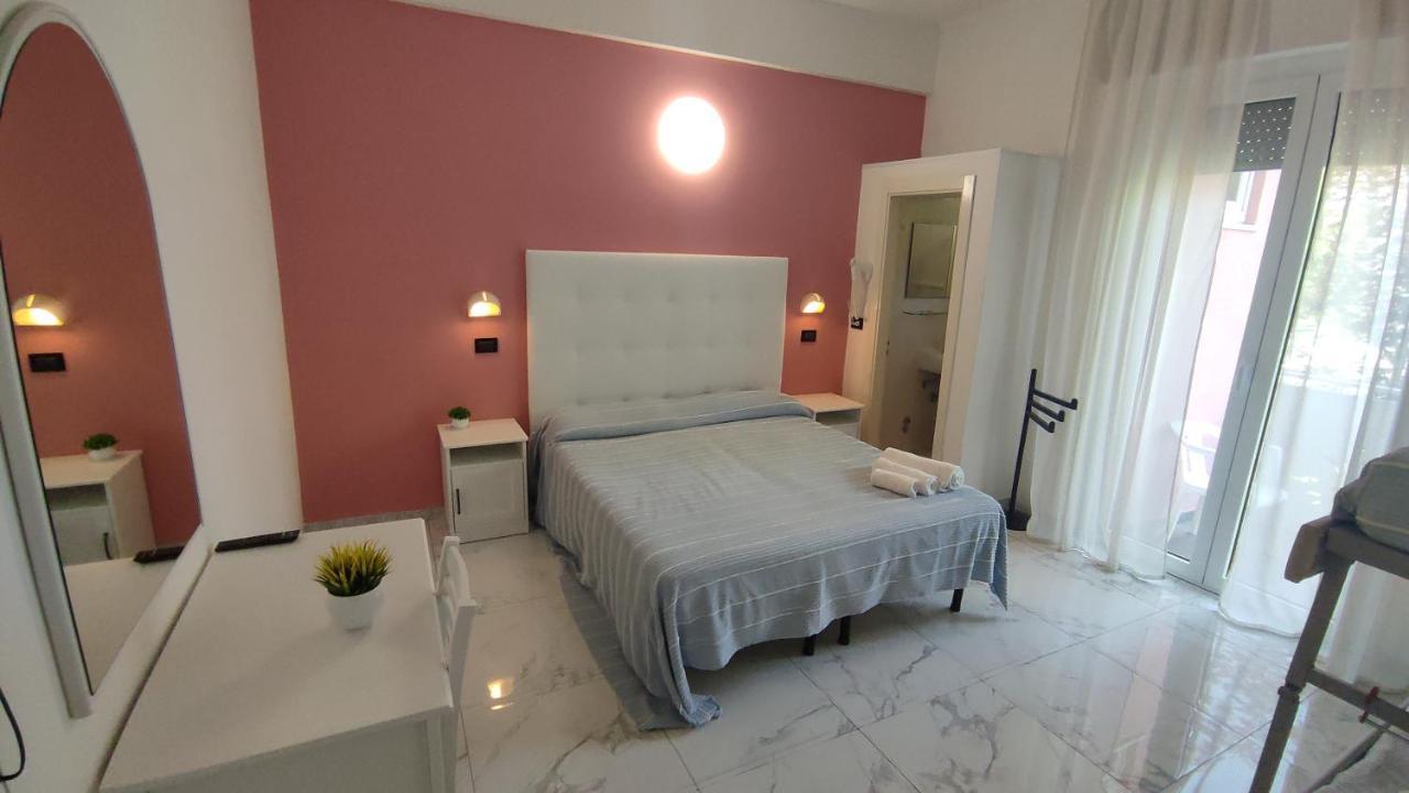 Hotel Villa Elisa Rimini Buitenkant foto
