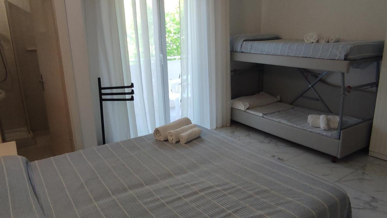 Hotel Villa Elisa Rimini Buitenkant foto