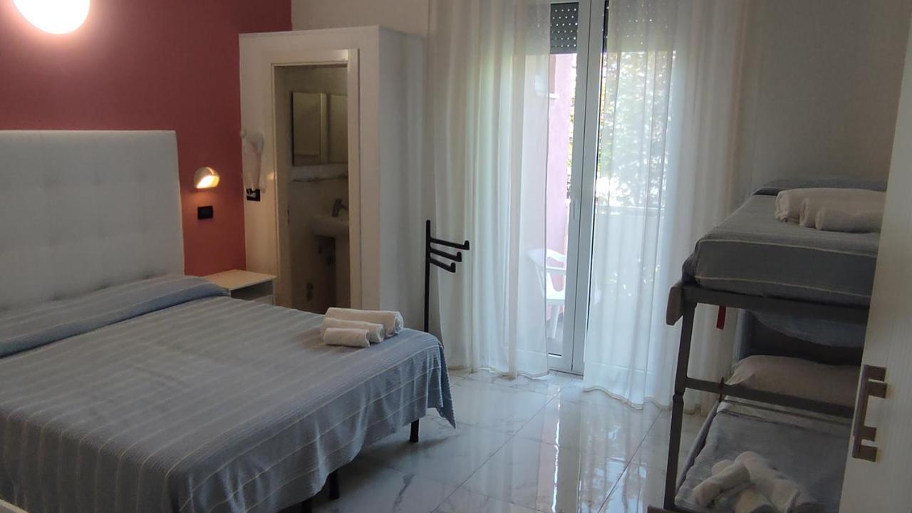 Hotel Villa Elisa Rimini Buitenkant foto