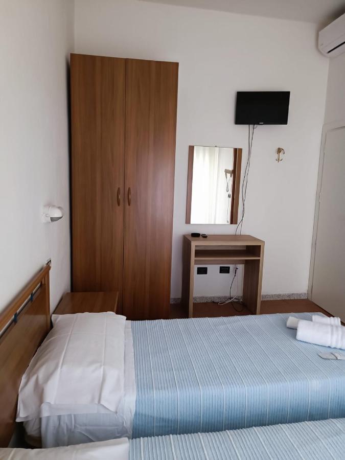 Hotel Villa Elisa Rimini Buitenkant foto