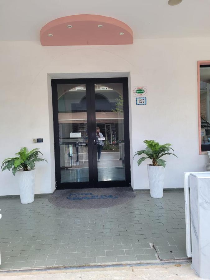 Hotel Villa Elisa Rimini Buitenkant foto