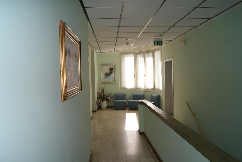 Hotel Villa Elisa Rimini Buitenkant foto