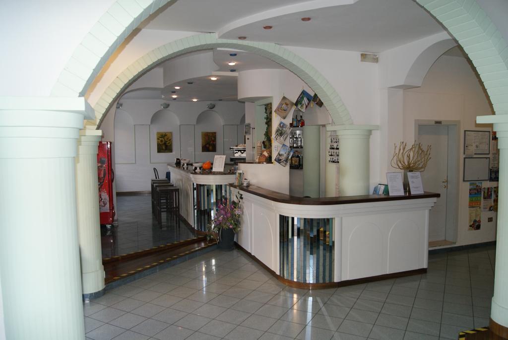 Hotel Villa Elisa Rimini Buitenkant foto