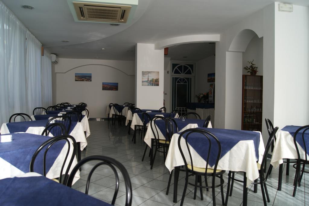 Hotel Villa Elisa Rimini Buitenkant foto