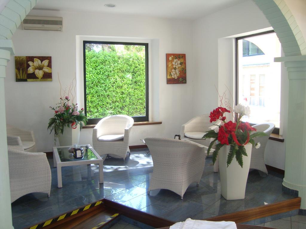 Hotel Villa Elisa Rimini Buitenkant foto