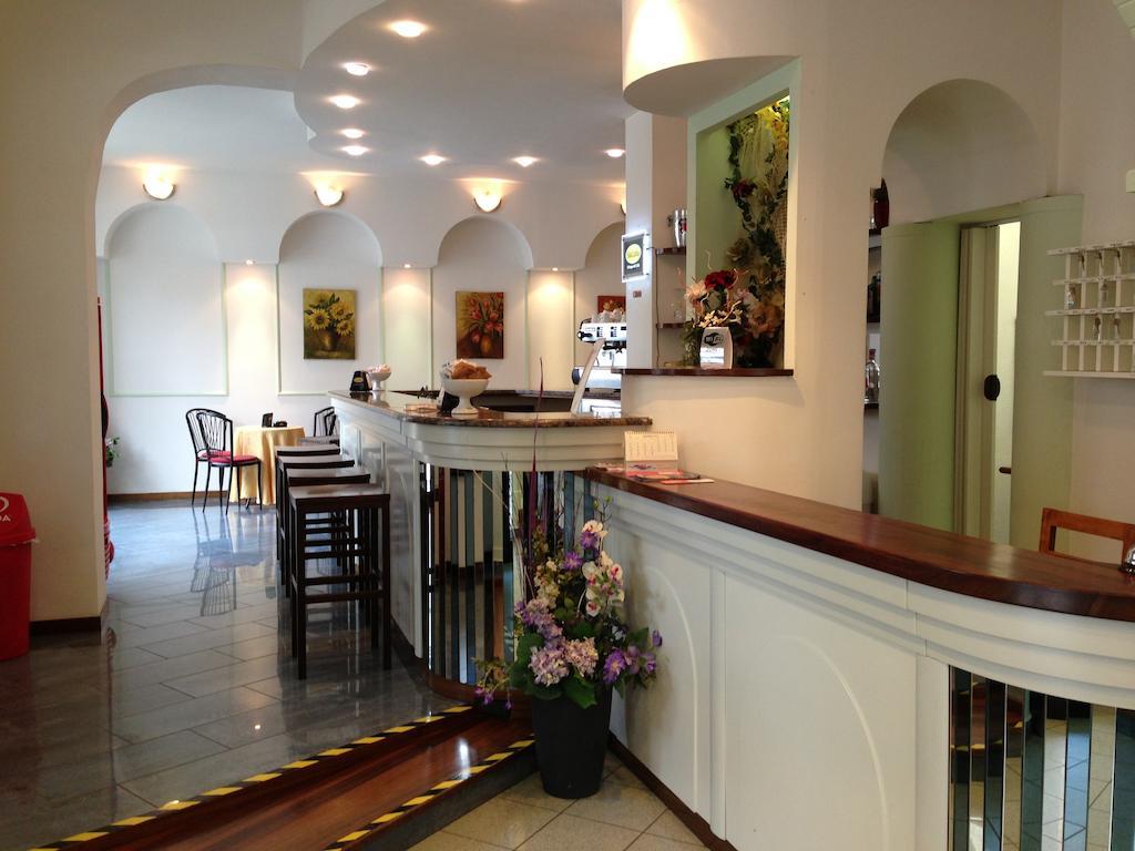 Hotel Villa Elisa Rimini Buitenkant foto