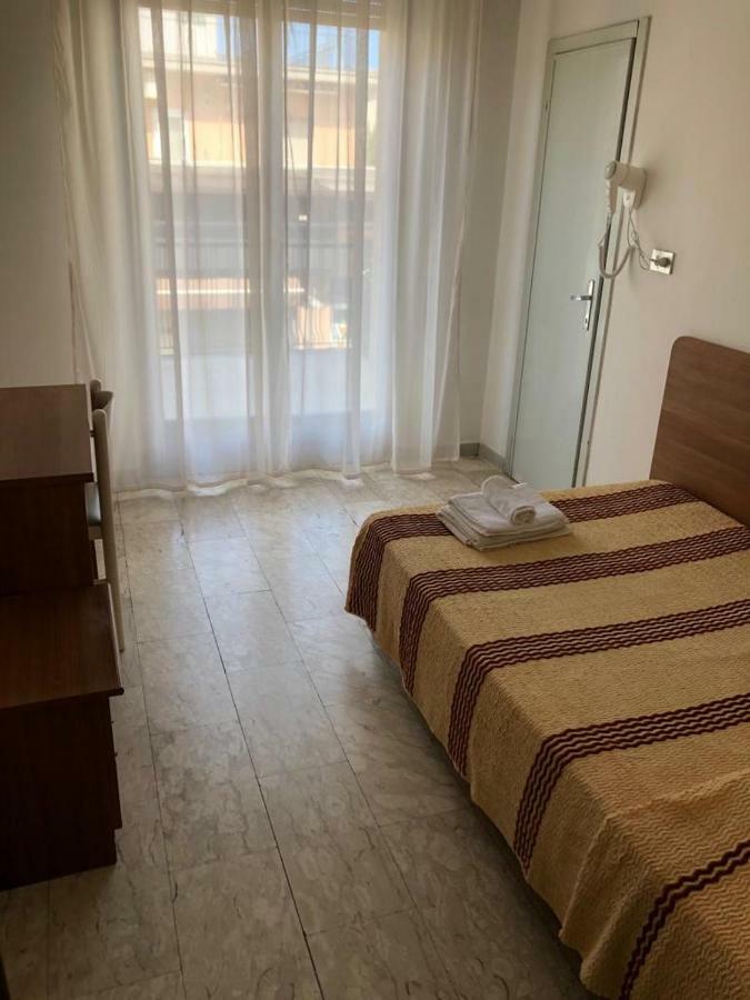 Hotel Villa Elisa Rimini Buitenkant foto