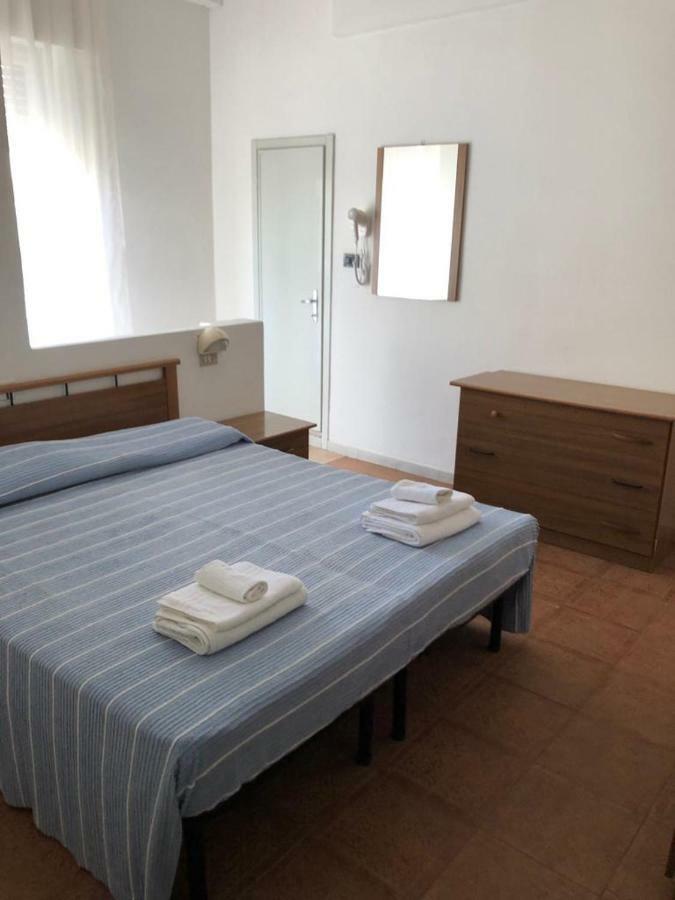 Hotel Villa Elisa Rimini Buitenkant foto