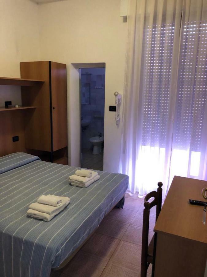 Hotel Villa Elisa Rimini Buitenkant foto
