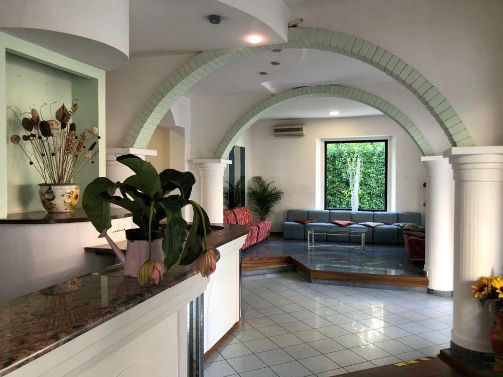 Hotel Villa Elisa Rimini Buitenkant foto